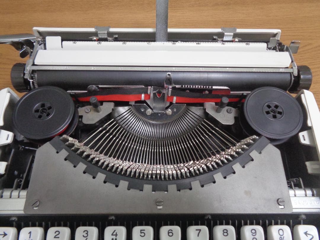 完動品　HERMES baby エルメスベイビータイプライター ロシア語