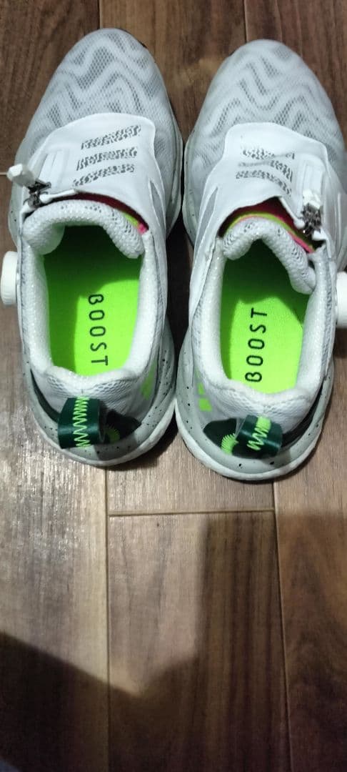 ホワイト ゴルフシューズ BOOST