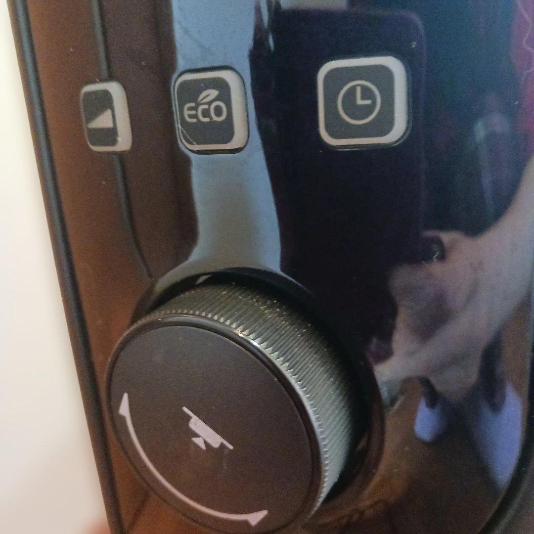 リモコン付き⭐DeLonghi オイルヒーター 縦型