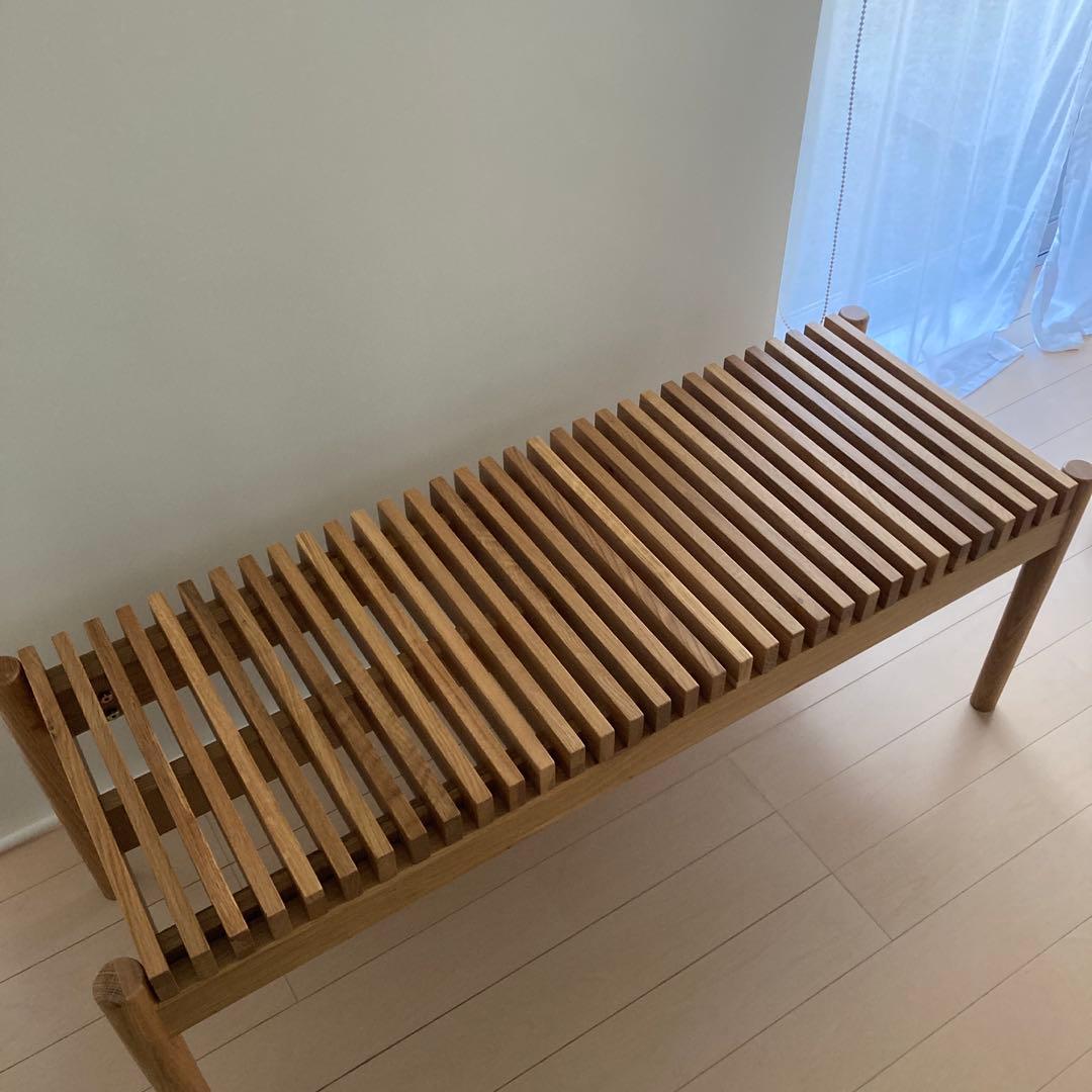 木製スラットデザインテーブル