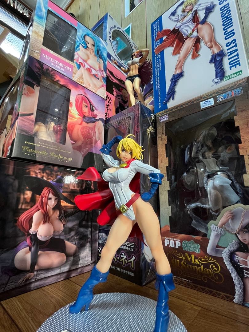 DC COMICS美少女パワーガール フィギュア（今出先のため12/5以降発送）