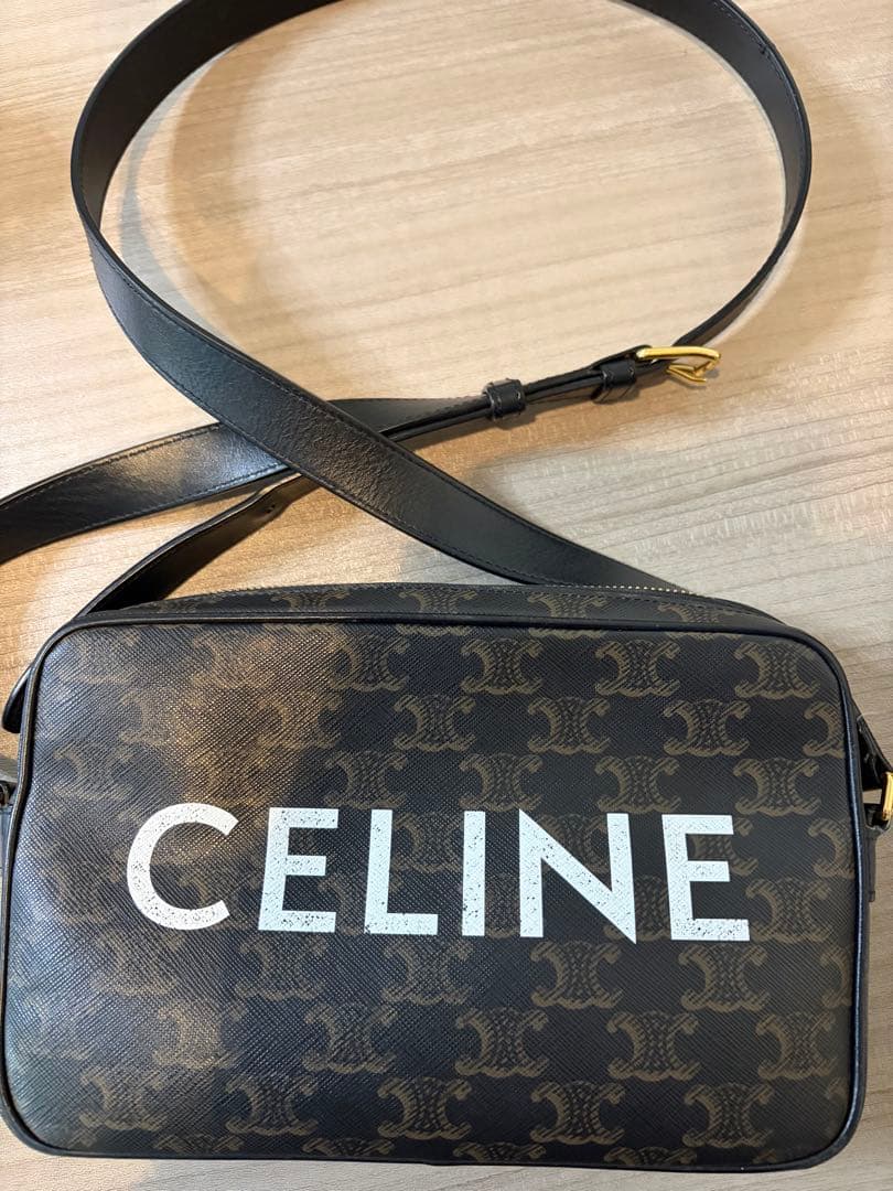 CELINE ショルダーバッグ ロゴ入り