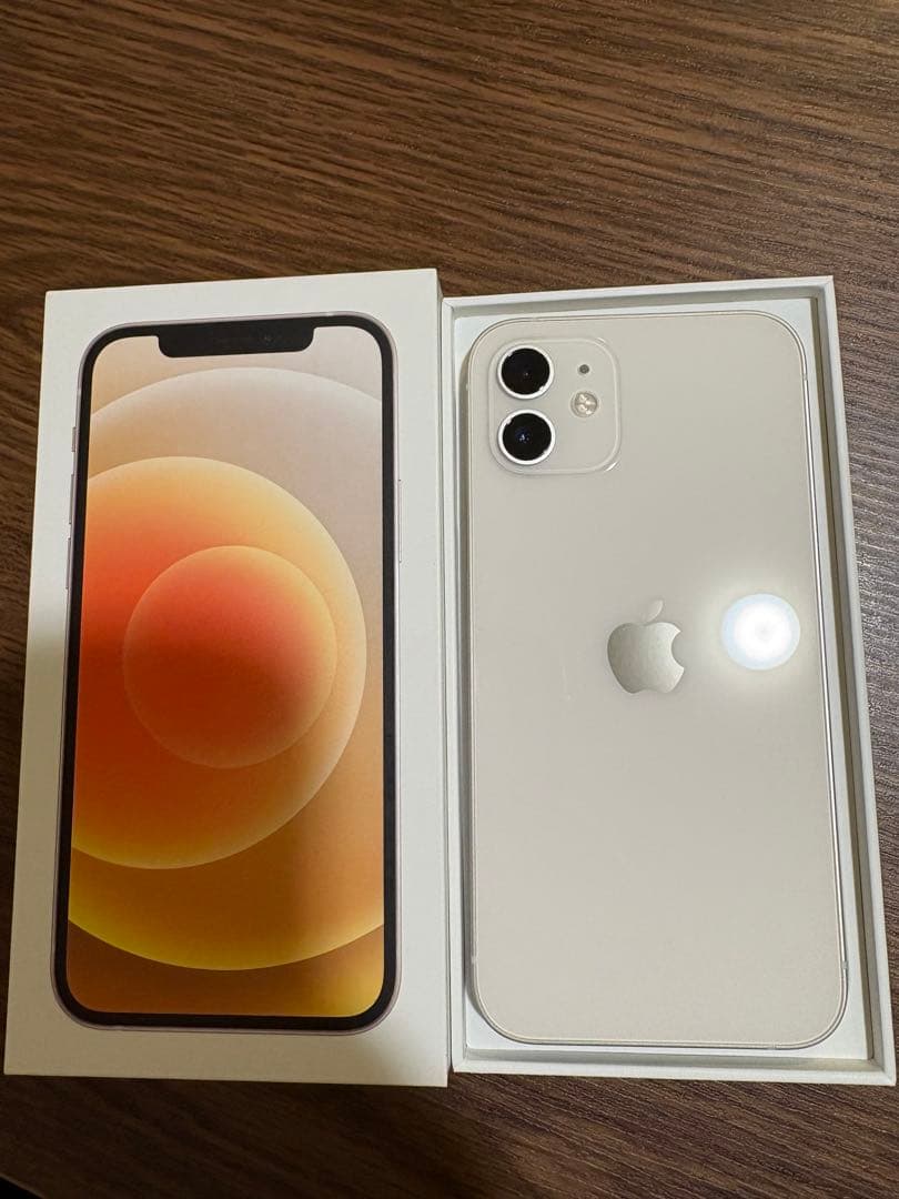 Apple iPhone 12 128㎇　ホワイト　SIMフリー