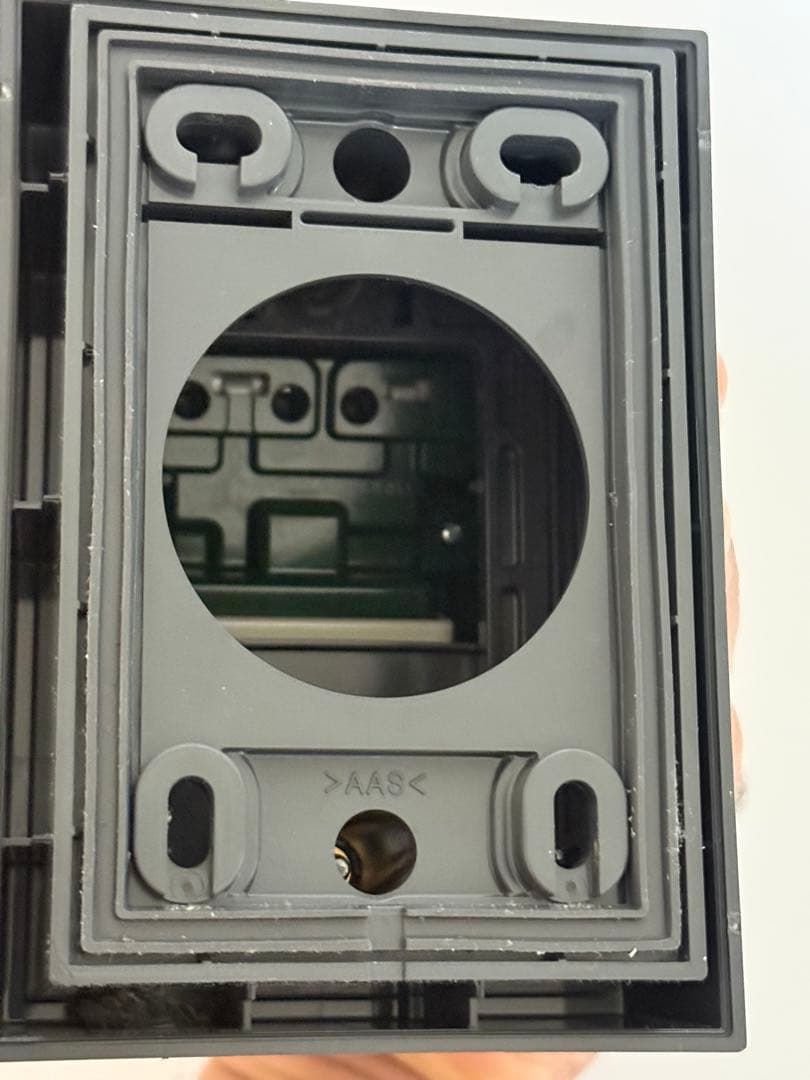 Tesla電気自動車（EV）200V充電コンセント＋漏電ブレーカー＋防雨ボックス