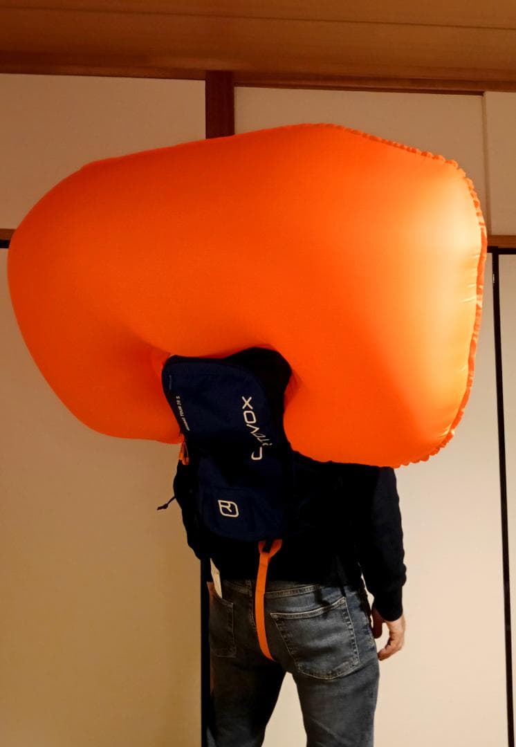 電動アバランチエアバッグORTOVOX AVALANCHE AIRBAG 3.0