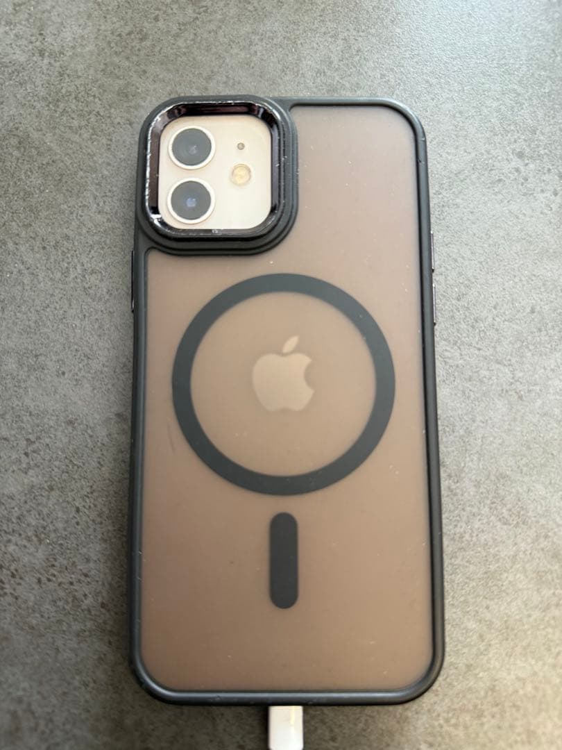 Apple iPhone 12 ホワイト 本体　ケース付き