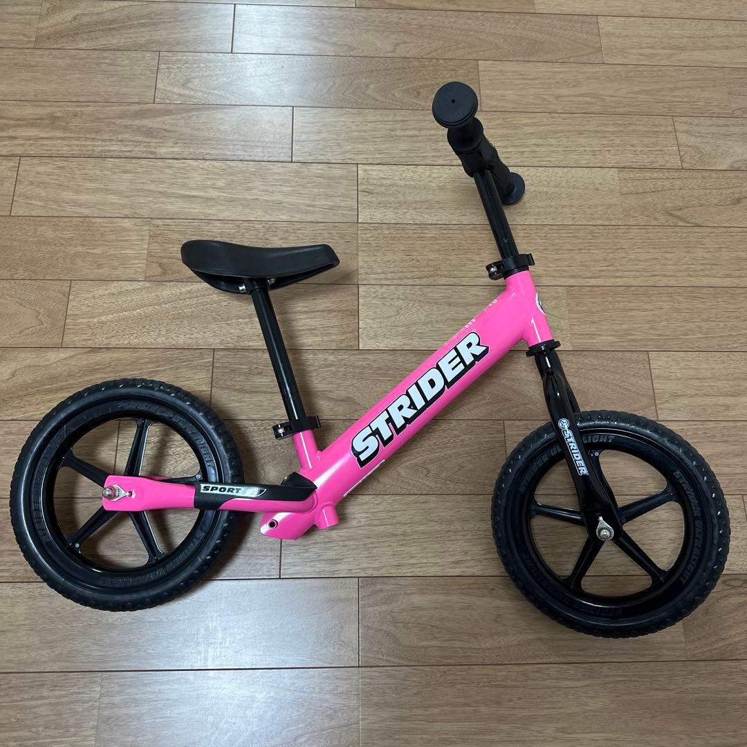 ストライダー12インチ　ピンク　純正マルチバイクスタンド付き