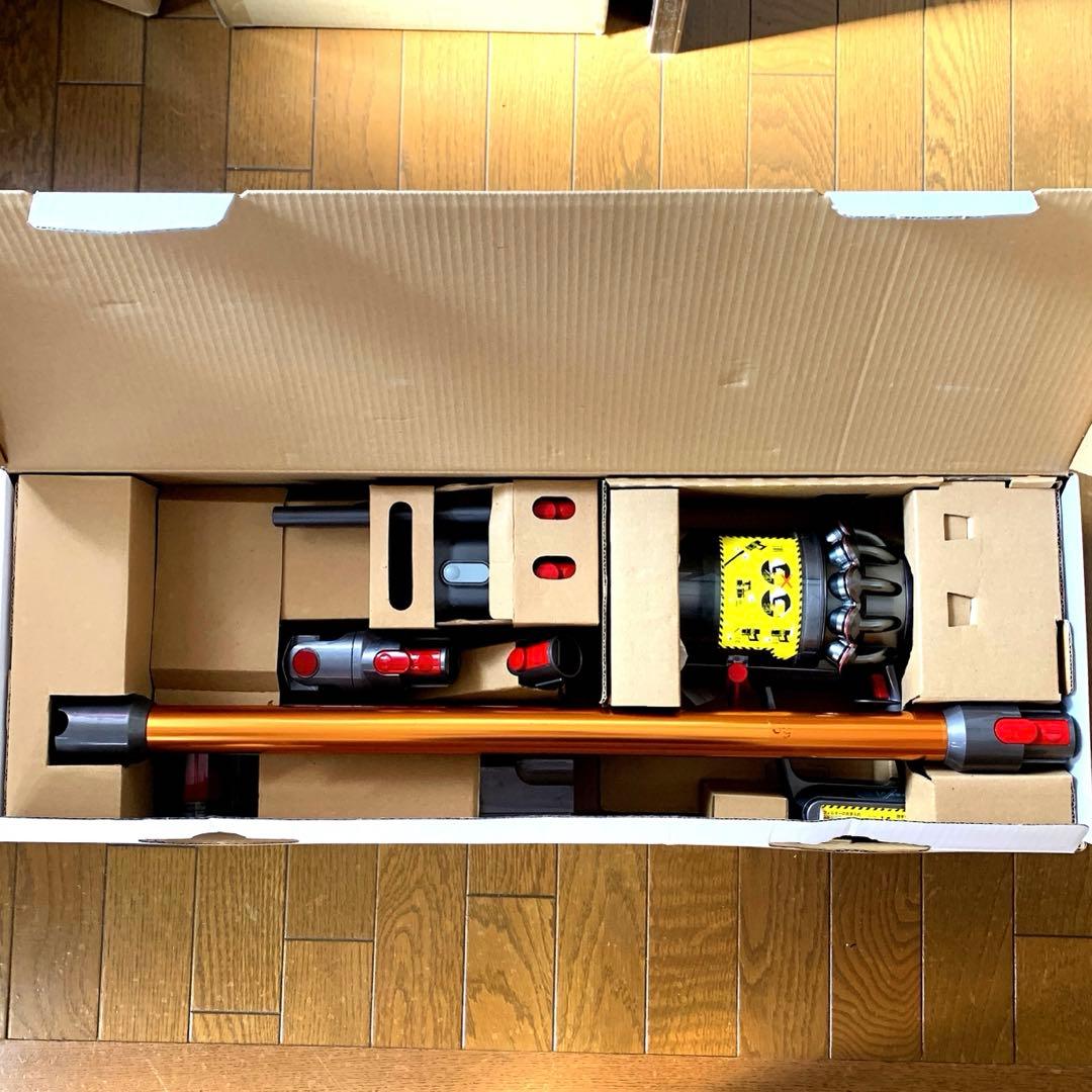 ダイソンDyson V10 SV12 壁掛け充電付 付属品多数 動作品