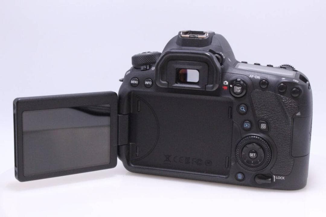 【極美品】Canon EOS 6D Mark II ボディー EOS6DMK2