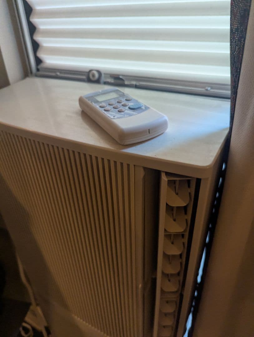 晴空: コロナ　窓用エアコン　冷暖兼用　CWH-A1821