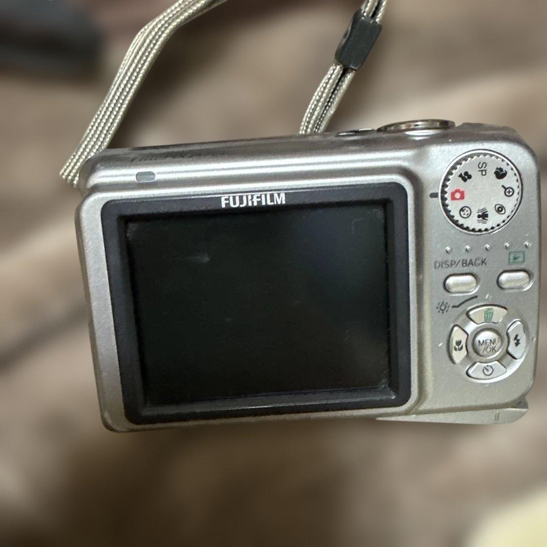 Fujifilm 9.0メガピクセル コンパクトデジタルカメラ