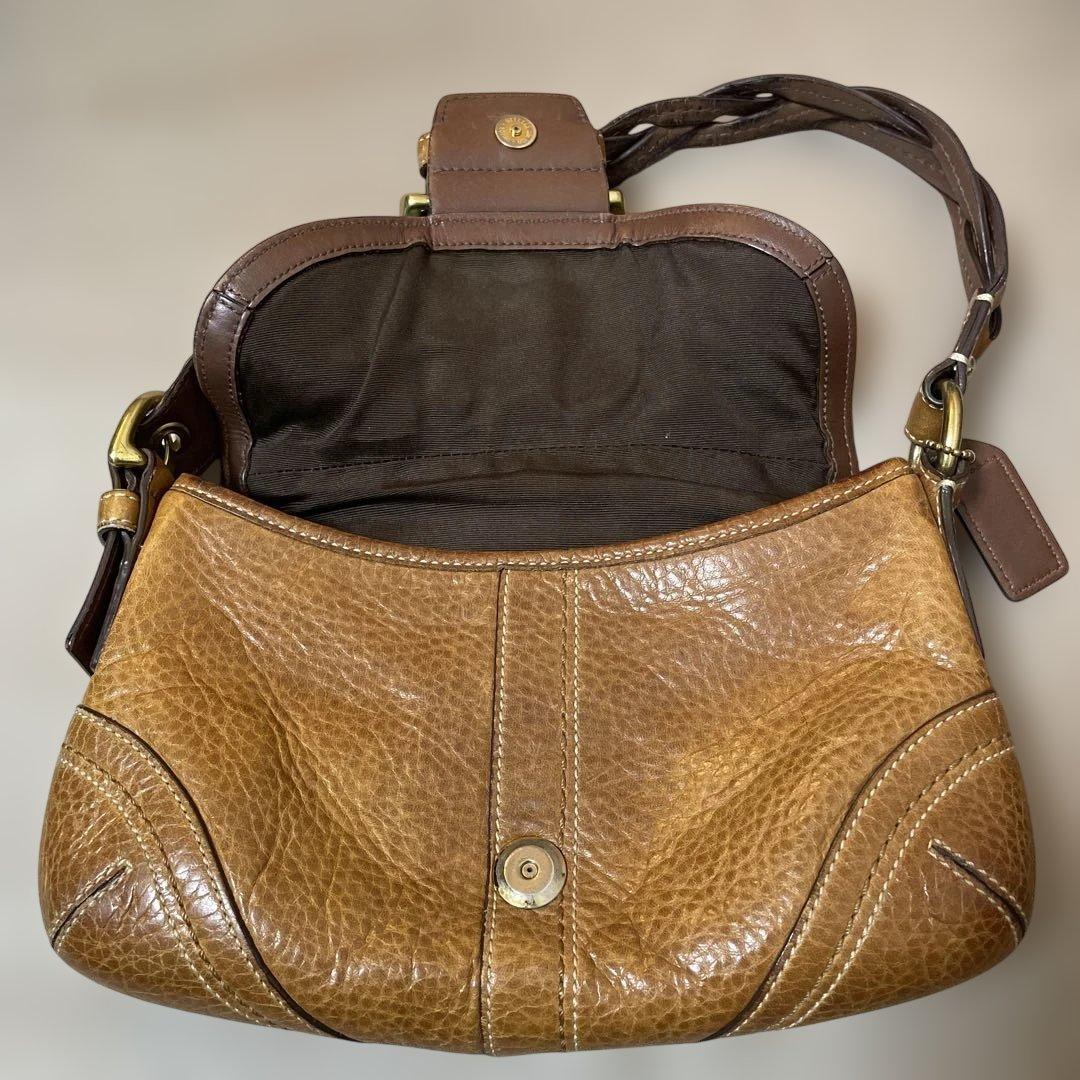 ブラウンレザーショルダーバッグ