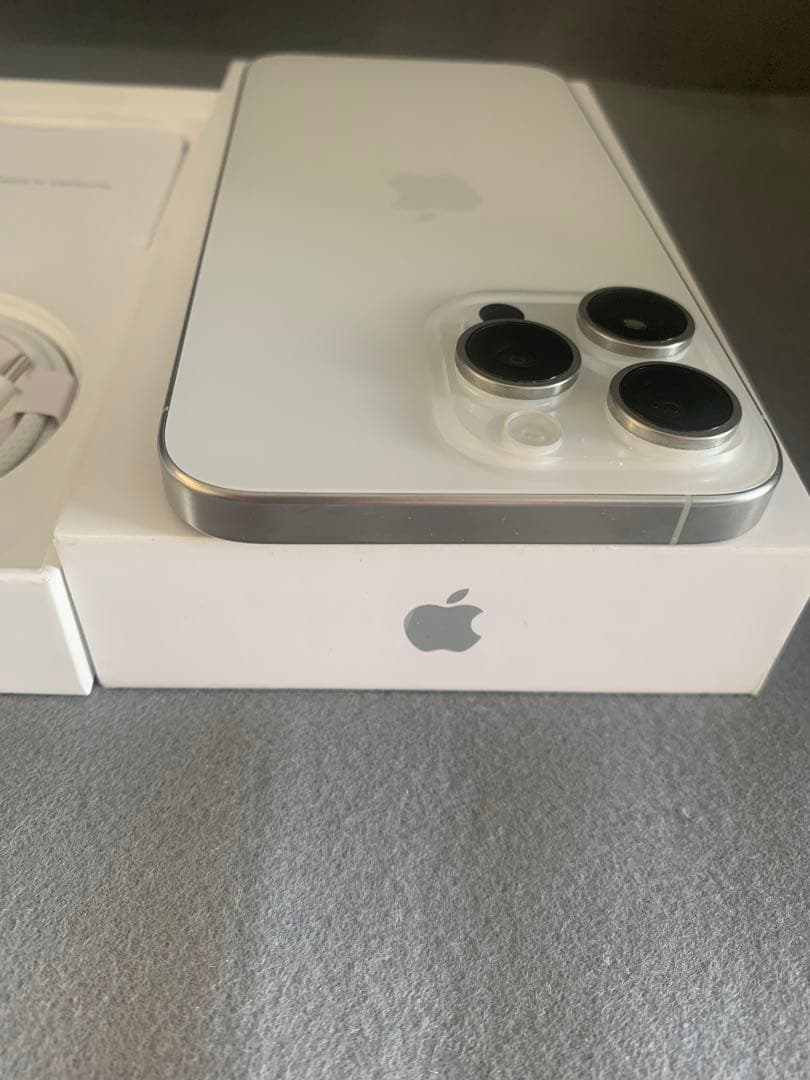 超美品　アメリカ版　SIMフリー iPhone15 Pro Max 256GB