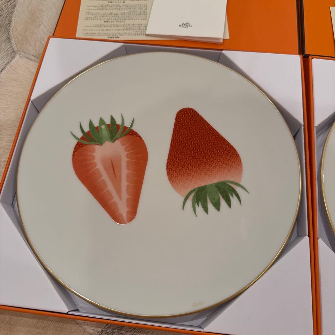 エルメス　いちご・さくらんぼデザインプレートセット