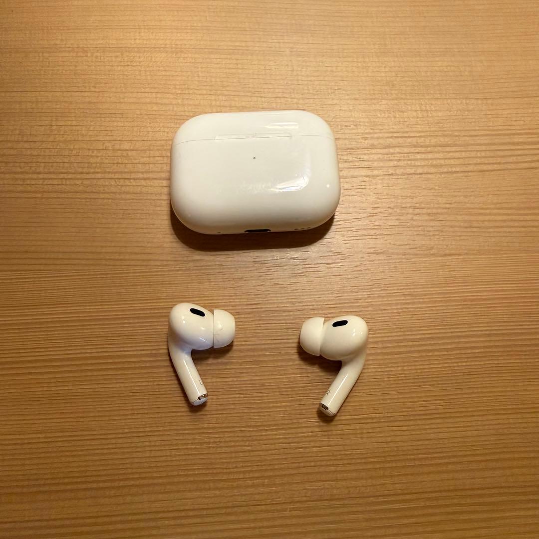 AirPods pro 2 エアポッズ プロ 2 第二世代　美品　ケース付属