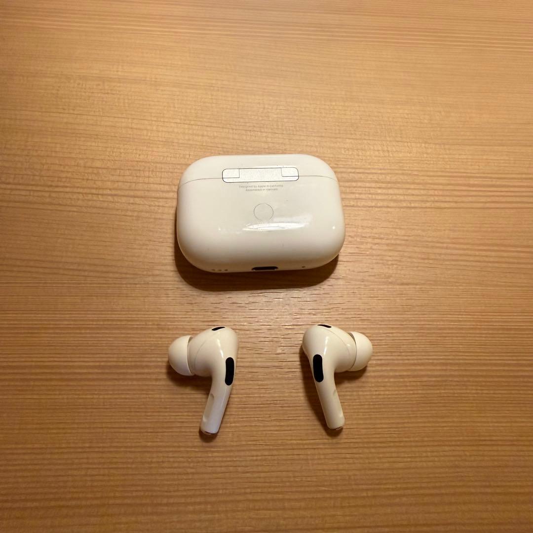 AirPods pro 2 エアポッズ プロ 2 第二世代　美品　ケース付属