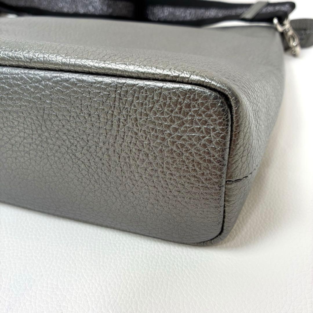 サロンドアルファード　スマイルホリゾンタルポシェット　ガンメタ