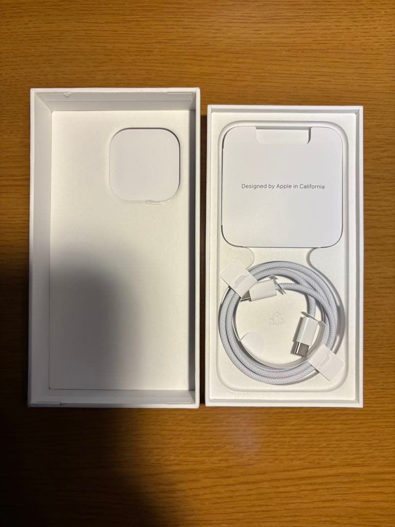 iPhone 15 Pro ブラックチタニウム　128GB