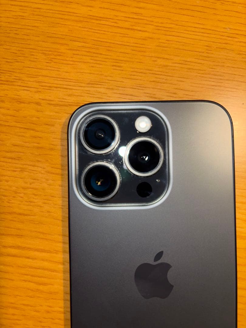 iPhone 15 Pro ブラックチタニウム　128GB