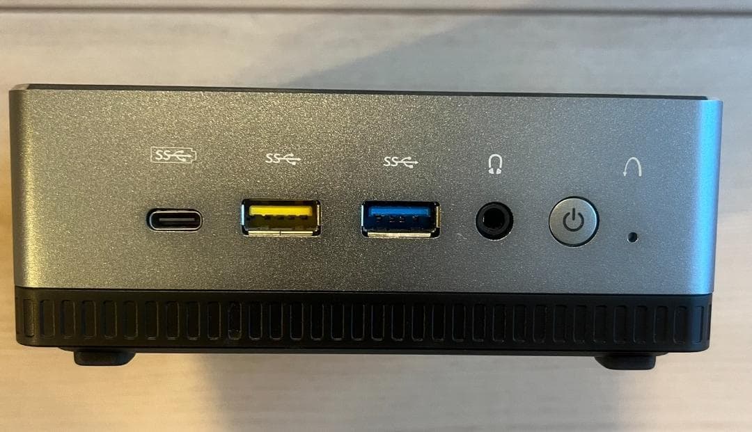 MINISFORUM UM700　RADEON Ryzen7 3750H