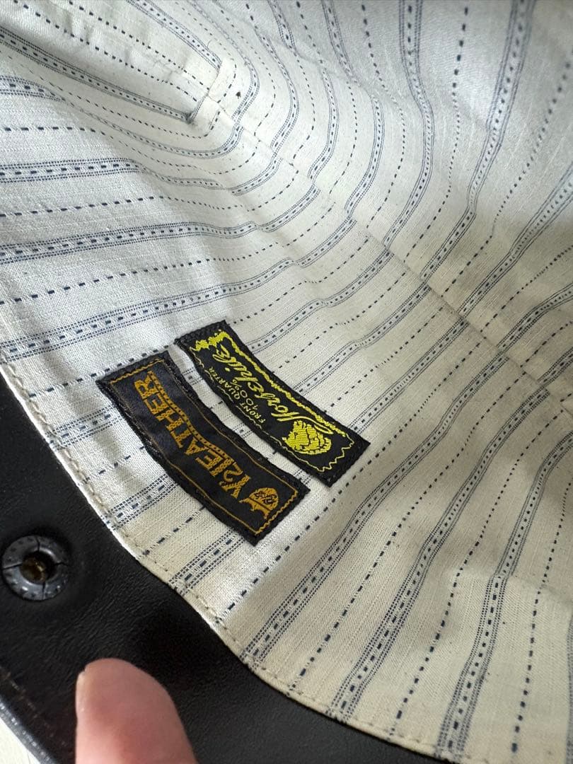 ワイツーレザー　サコッシュ　バッグ