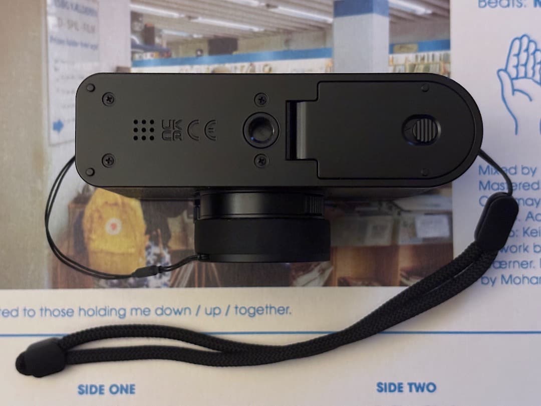 Fujifilm X Half コンパクトデジタルカメラ（黒）