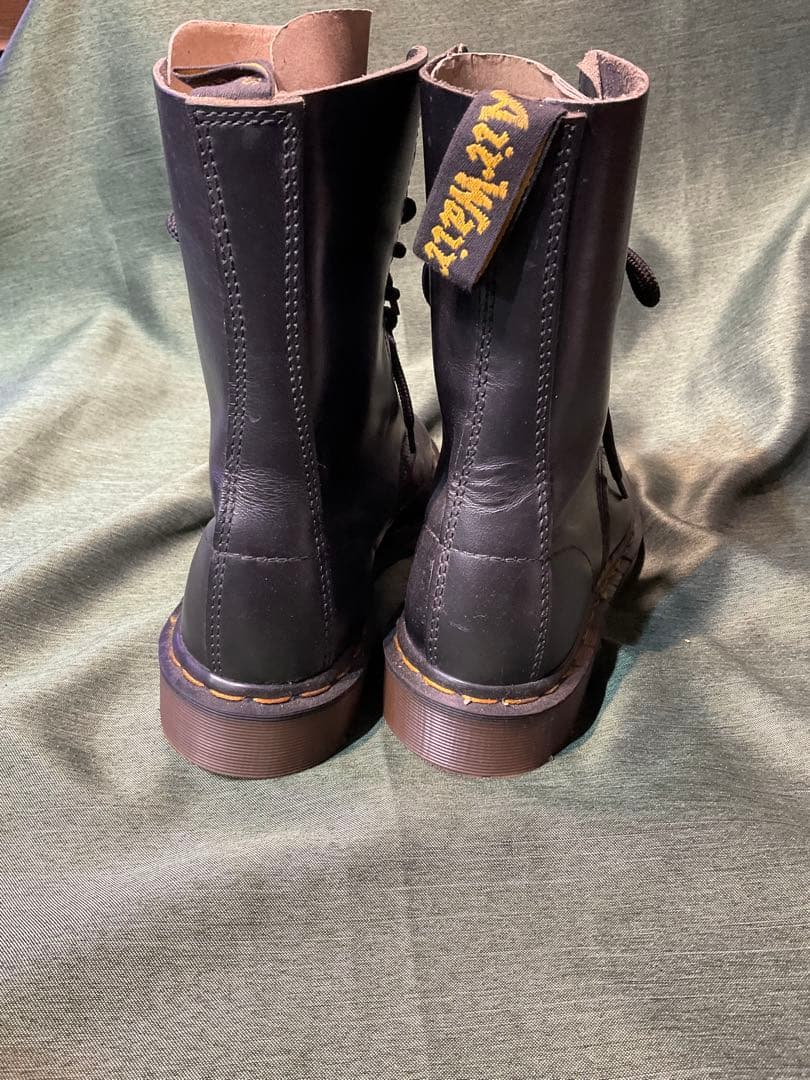 Dr.martens 10ホール新品同様　訳あり