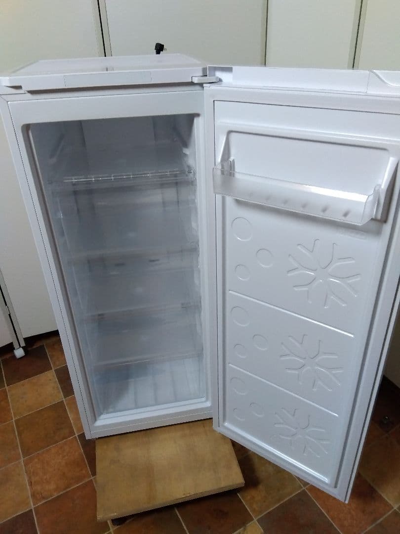 ヤマダ電機 YRT-F12L 冷凍庫 2023年製 122L