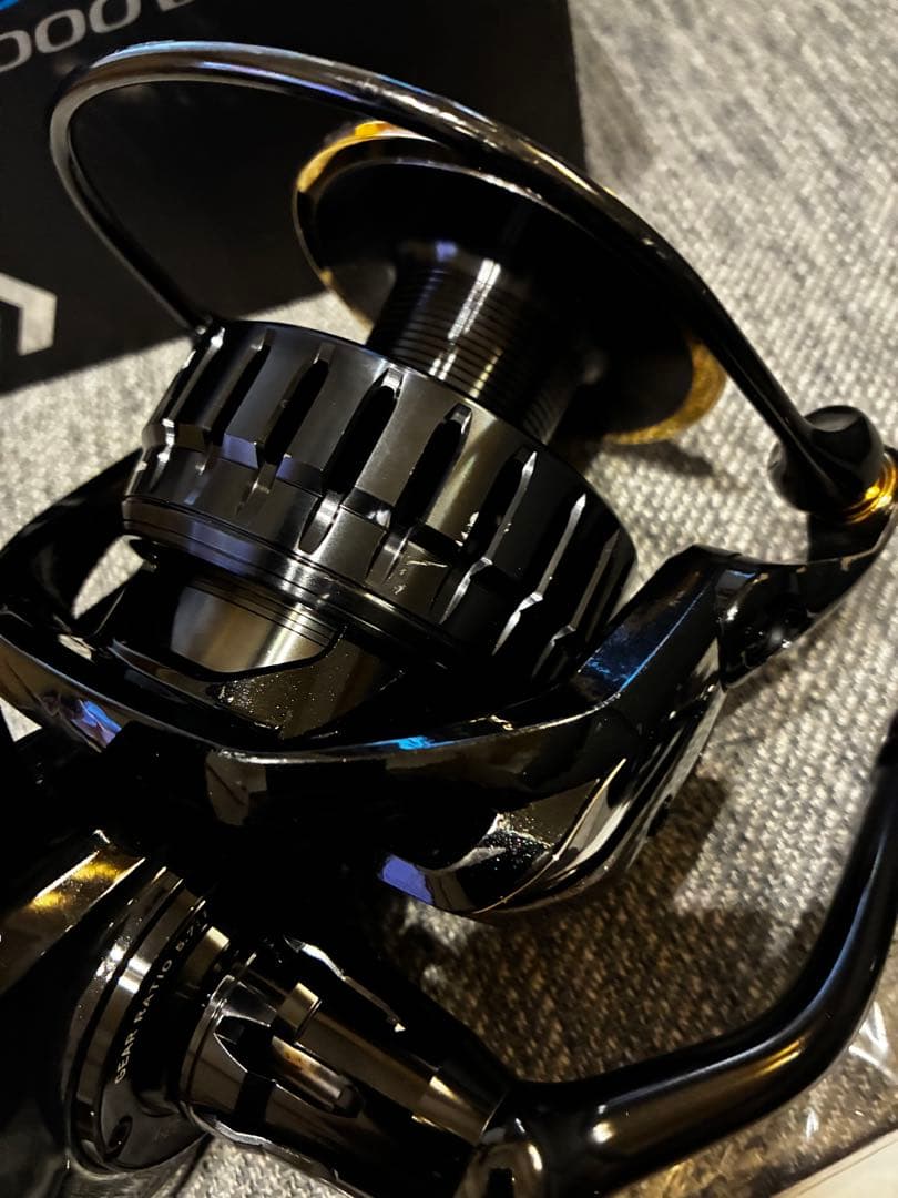 DAIWA SALTIGA 7000H DOGFIGHT スピニングリール