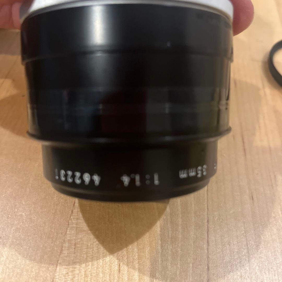 Nikkor 35mm f/1.4 レンズ