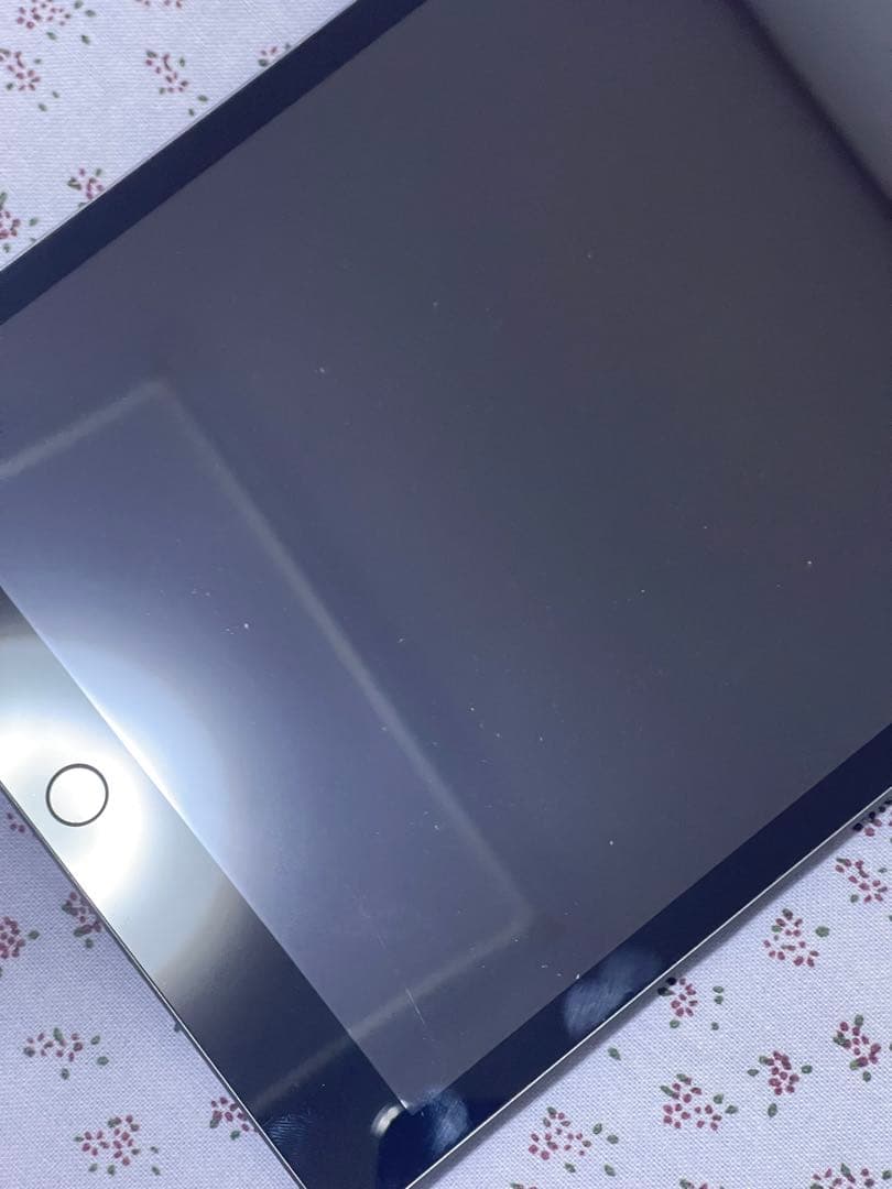 iPad 第7世代 10.2インチ 32GB Wi-Fi + セルラー