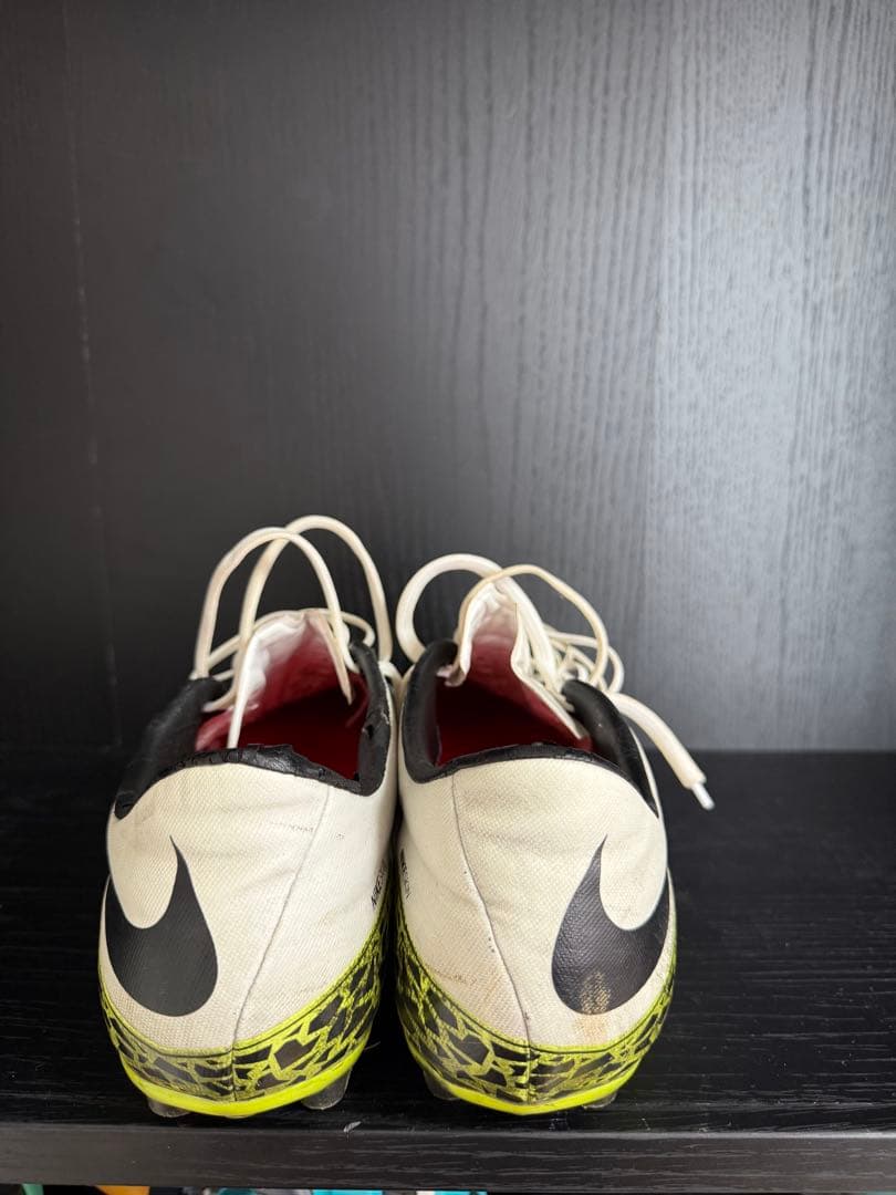 NIKE ハイパーヴェノムファントム2 HG-E