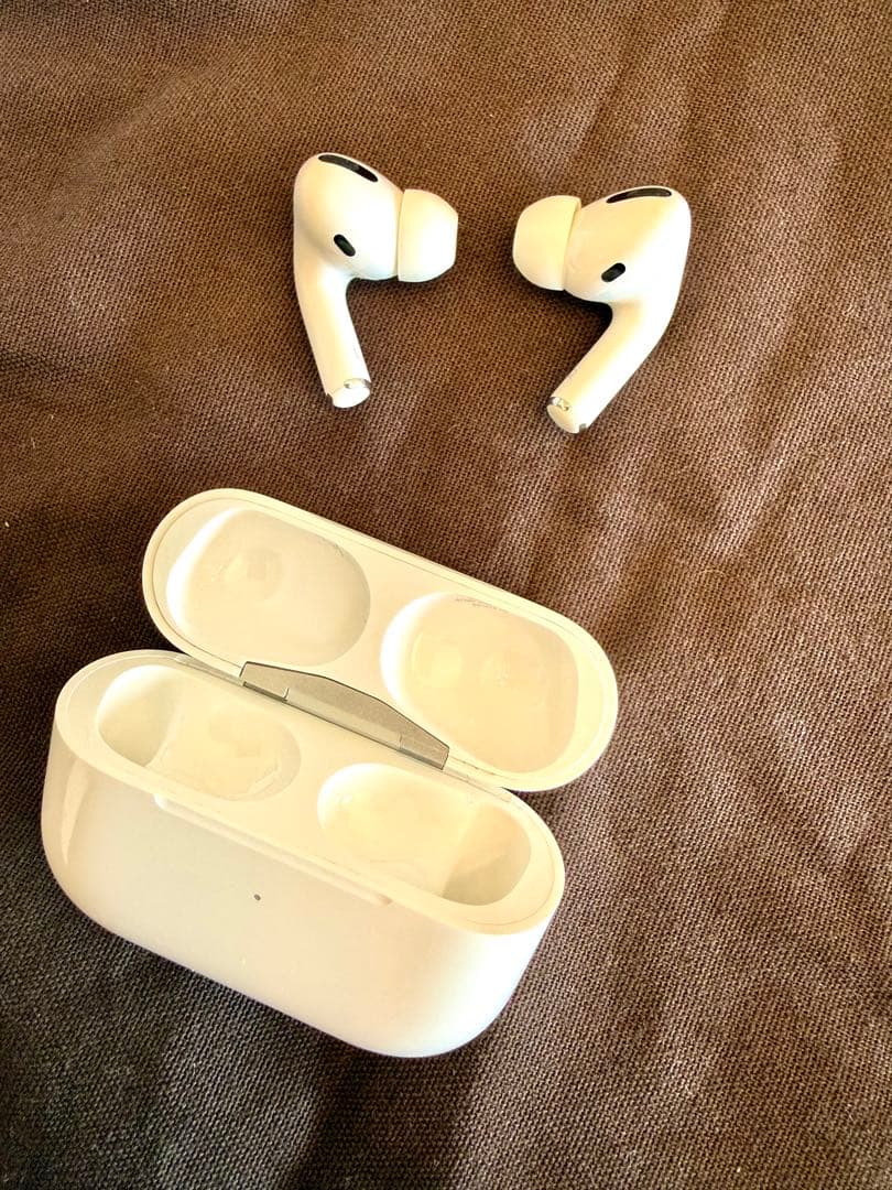 AirPods Pro（ワイヤレス充電ケース付き）正規品・箱/付属品あり