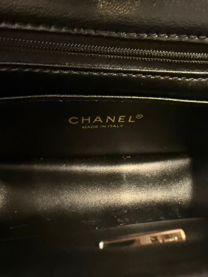 CHANEL トップハンドル フラップ ラムスキン