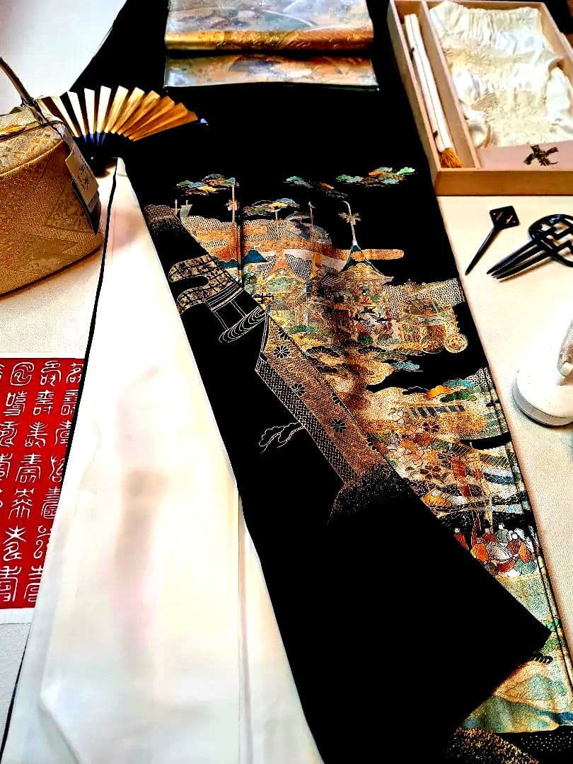 美品❇️豪華黒留袖　作家物螺鈿　古都絵巻 金彩　 比翼仕立て　フルセット