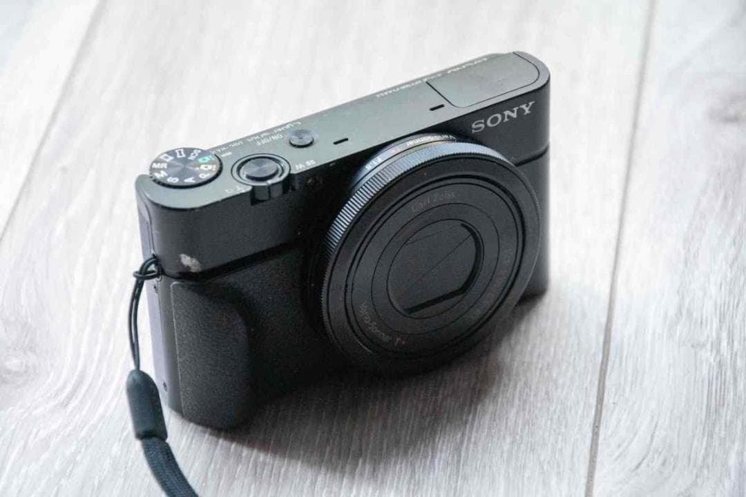 SONY RX100 初代 コンパクトデジタルカメラ 動作良好 本体のみ 傷あり