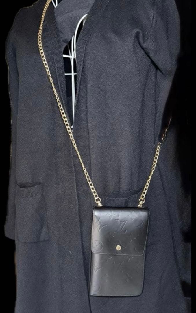 ルイヴィトン ショルダーウォレット ブラック