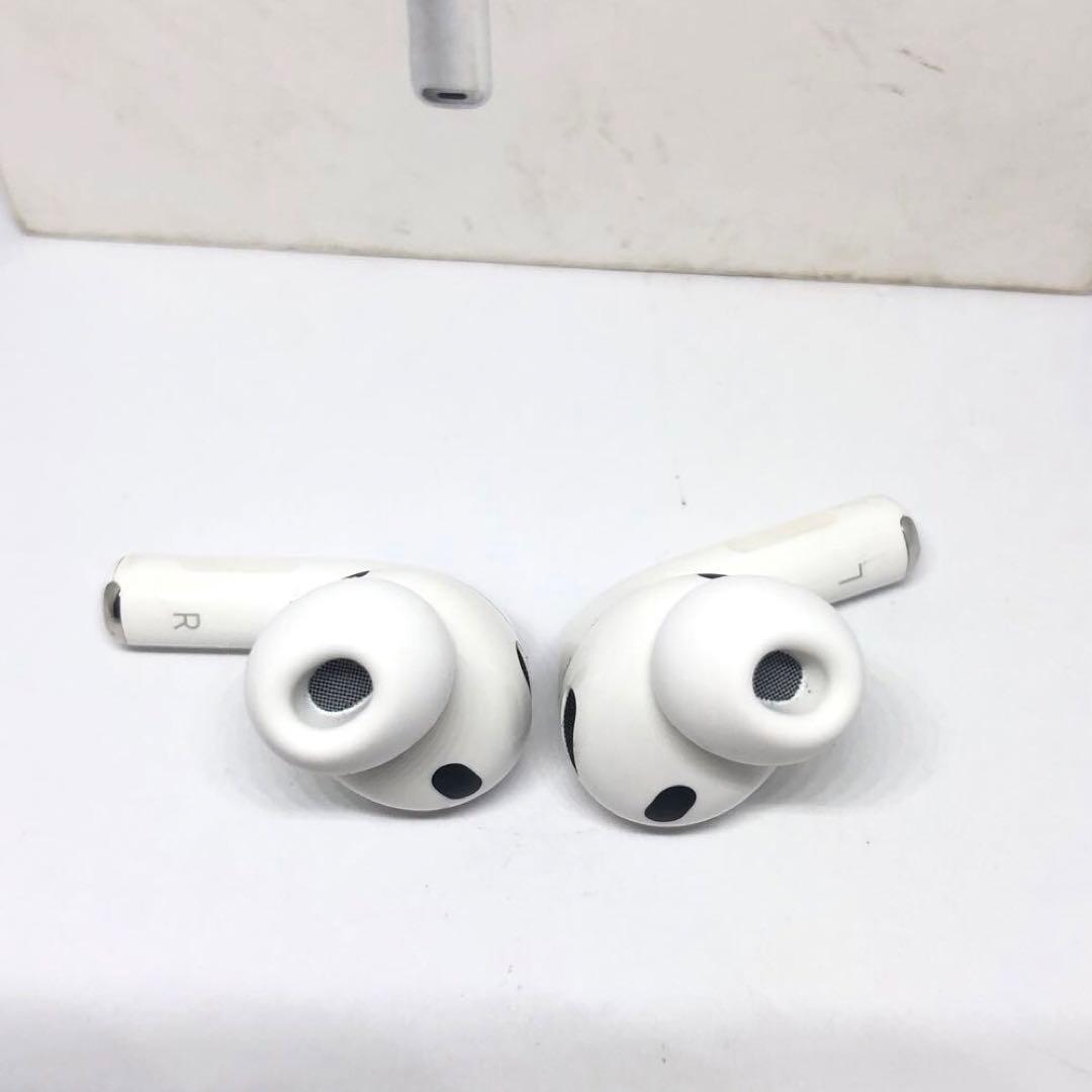 Apple AirPodsPro3 本体 充電ケース・イヤーチップ付き 第3世代