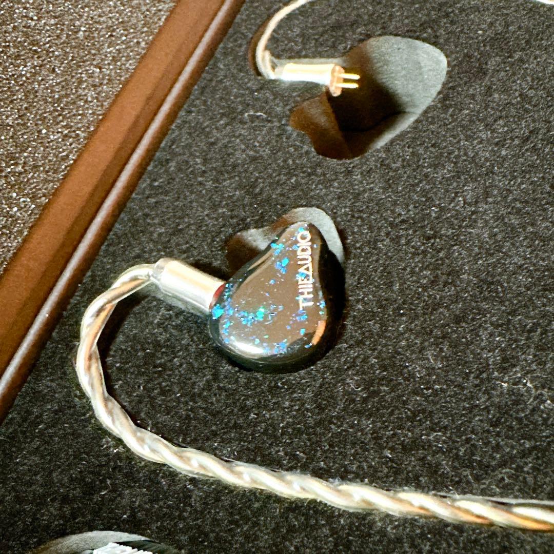 【訳アリ品】THIEAUDIO Hype 4 リケーブル可能イヤホン