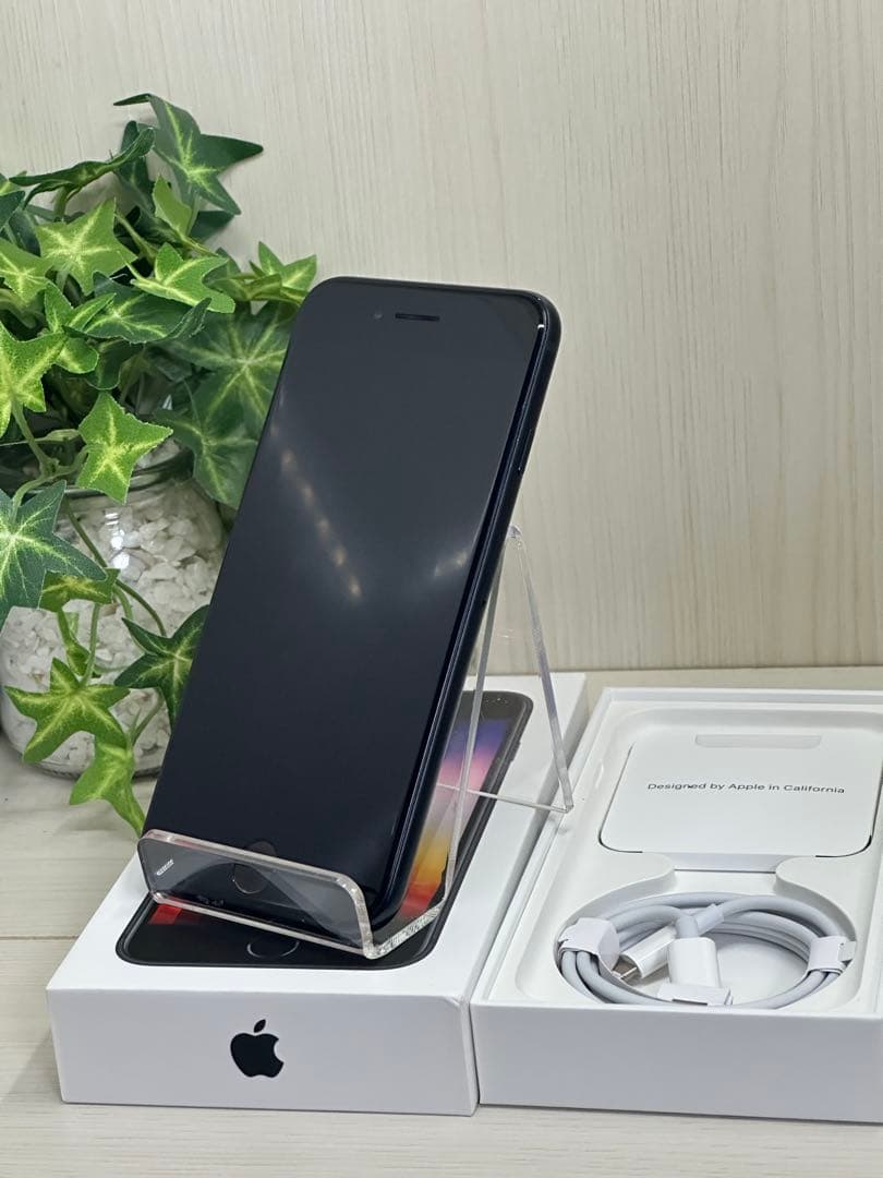 ✨iPhone SE 3 128GB SIMフリー✨超美品