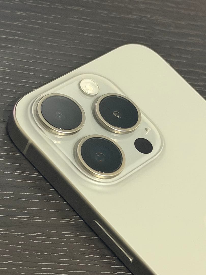 【美品】Apple iPhone 15 Pro ナチュラルチタニウム　512GB