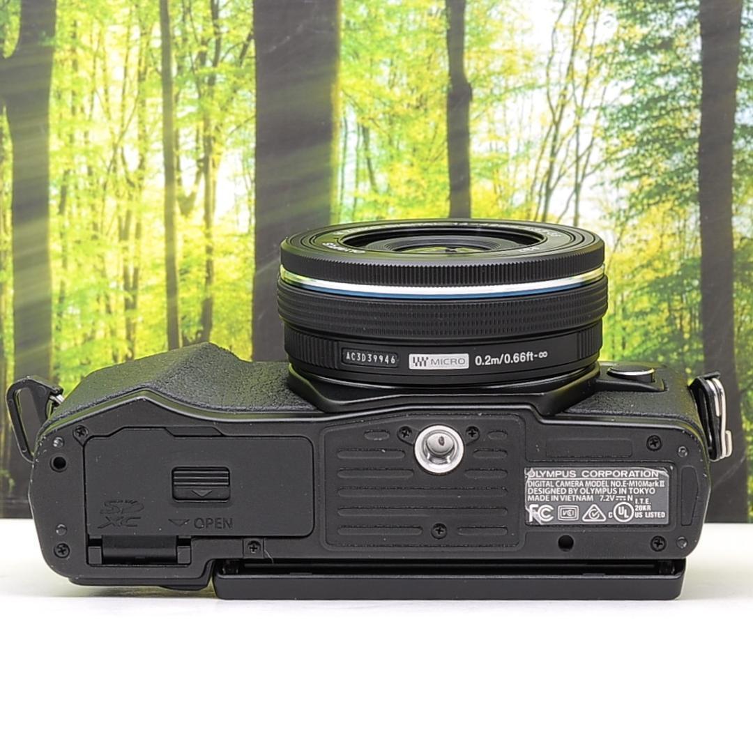 WiFi機能つき！見た目レトロなミラーレス☆オリンパス E-M10 Mark Ⅱ