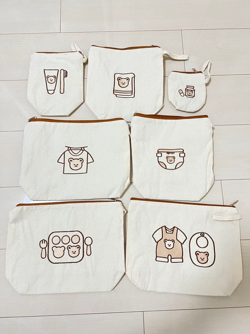 hzdmj ベビーベッド　色々セットになってます