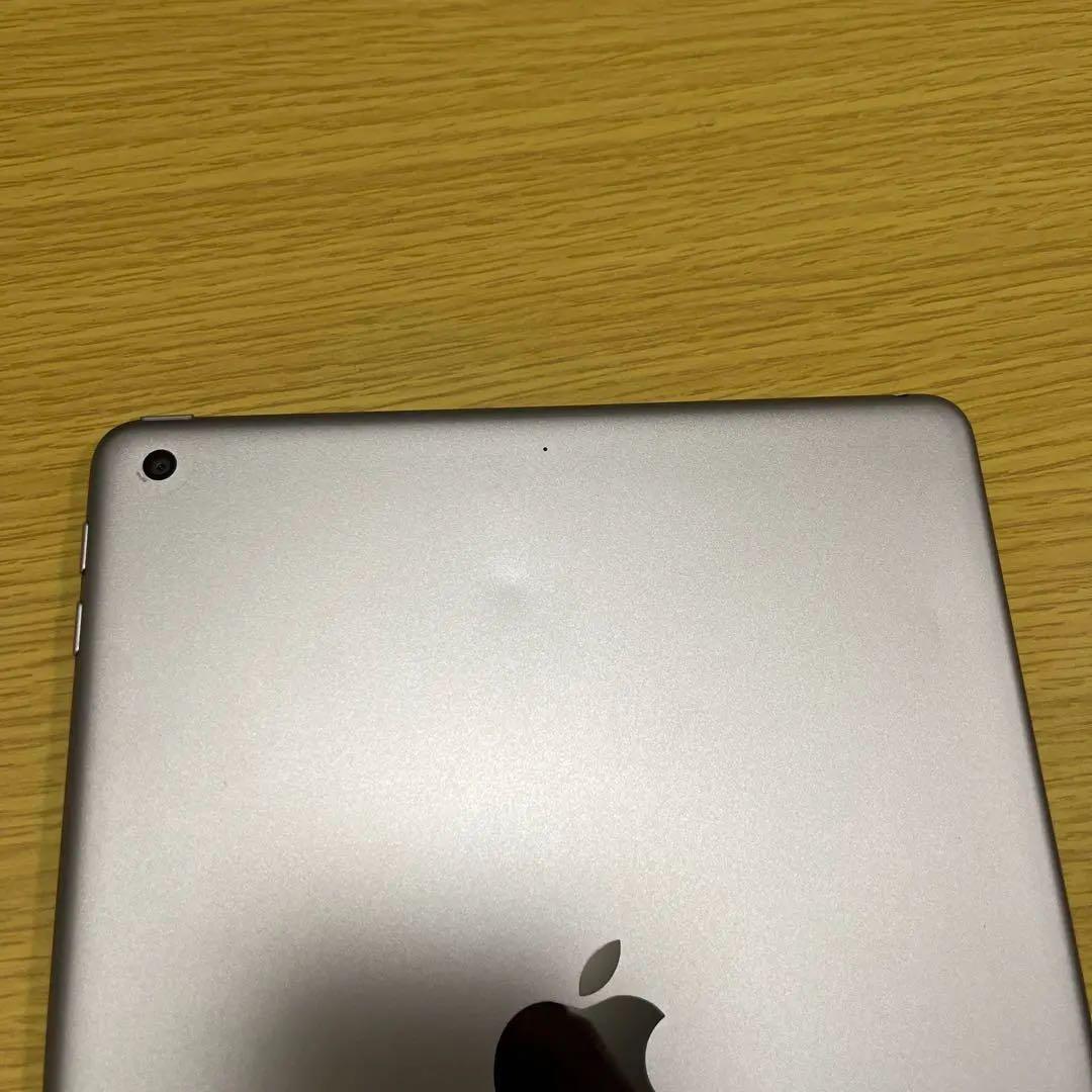 iPad 第6世代 32GB スペースグレイ A1893