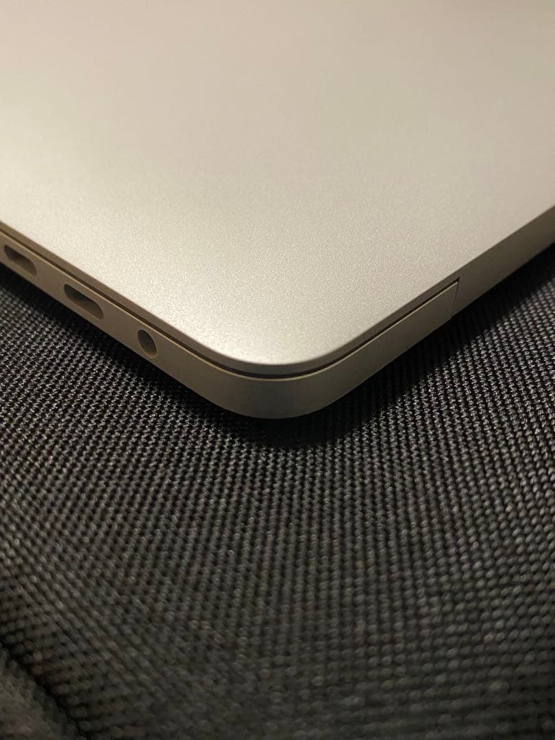 MacBook Pro 13インチ / i5 / 16GB / 512GB