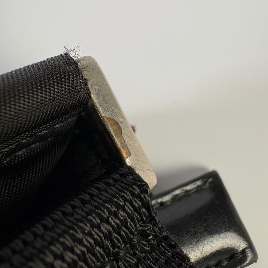 PRADA テスート ショルダーバッグ　サコッシュ　三角プレート 黒 ブラック