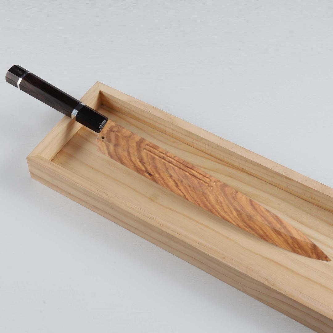 7348 柳刃包丁 鞘付き 尺 ウルトラ鏡面仕上げ 黒檀黒水牛角二本銀巻八角柄