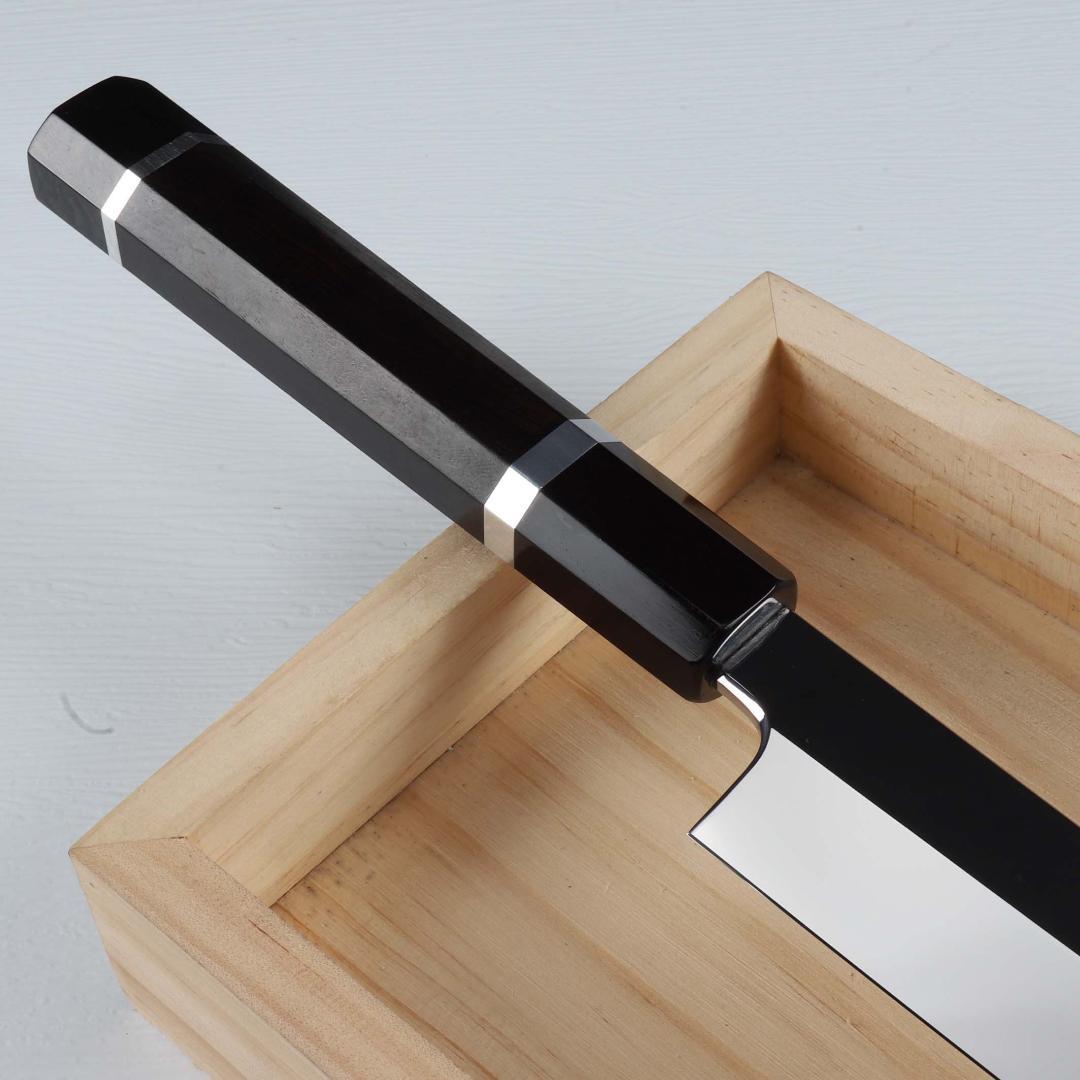 7348 柳刃包丁 鞘付き 尺 ウルトラ鏡面仕上げ 黒檀黒水牛角二本銀巻八角柄