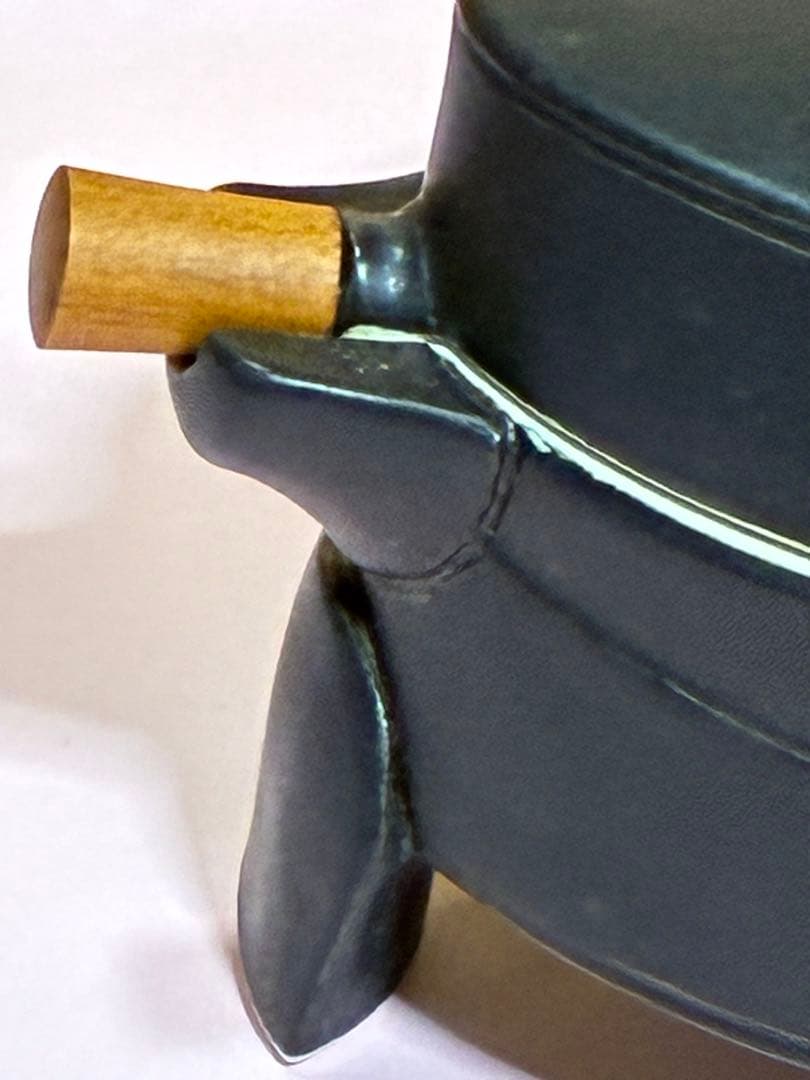 茶道具　喰籠　菓子器　蓋付き　陶芸品　脚付き　水色釉薬