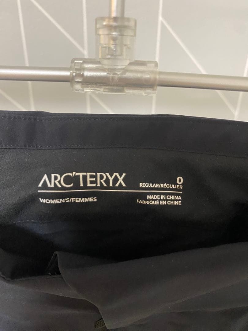 ARC'TERYX ウィメンズ スノーボードパンツ サイズ0 黒